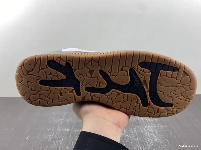 MaikeSneakers X THE TRAVIS CHECK FZ8117-001 CUT JORDAN SCOTT 0508